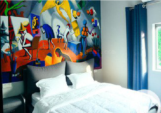 枝江对于酒店的墙体彩绘而言更注重哪些方面？